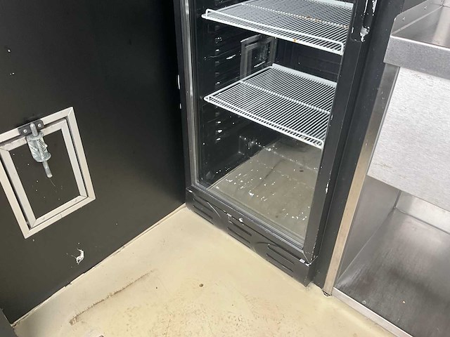 2 foodcontainer inclusief 1 aanhangwagen tack - afbeelding 10 van  53