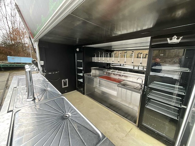 2 foodcontainer inclusief 1 aanhangwagen tack - afbeelding 15 van  53