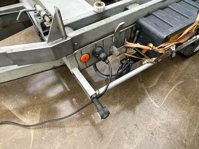 2 foodcontainer inclusief 1 aanhangwagen tack - afbeelding 28 van  53