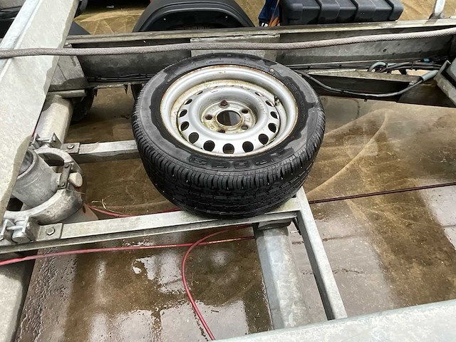 2 foodcontainer inclusief 1 aanhangwagen tack - afbeelding 33 van  53