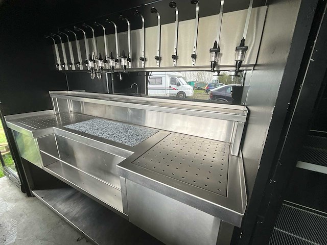 2 foodcontainer inclusief 1 aanhangwagen tack - afbeelding 45 van  53