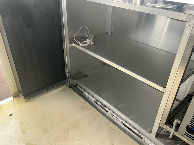 2 foodcontainer inclusief 1 aanhangwagen tack - afbeelding 6 van  53