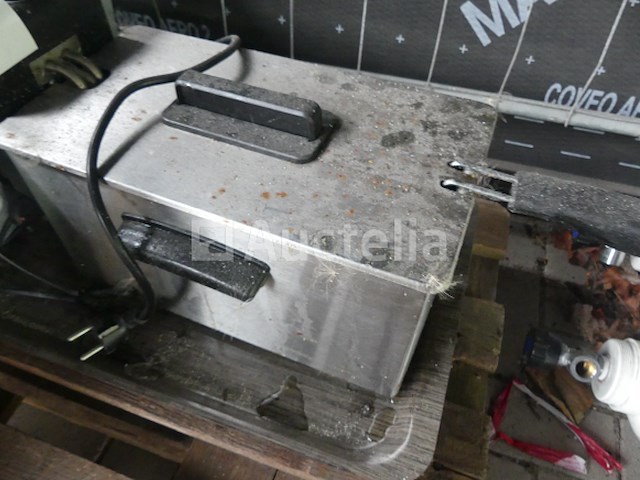 2 friteuses, philips-koffiezetapparaat - afbeelding 1 van  16