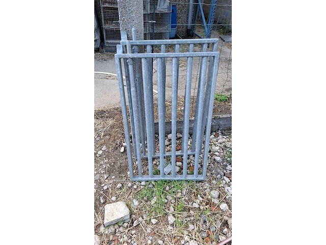 2 galva traliehekken voor paardenstal 80cm hoog x 50cm breed - afbeelding 1 van  3