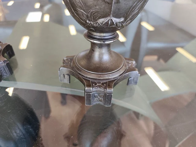 2 gepatineerde metalen vazen - afbeelding 4 van  6