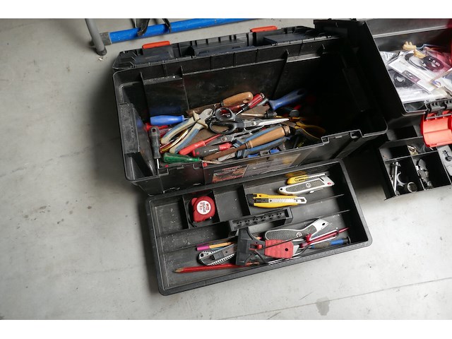 2 gereedschapskoffers met inhoud - afbeelding 2 van  4