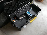 2 gereedschapswagens en koffer + werkgereedschap - afbeelding 4 van  4