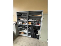 2 gesloten metalen planken - afbeelding 8 van  8