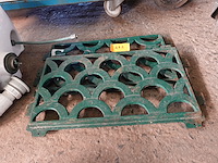 2 gietijzeren roosters - afbeelding 2 van  2