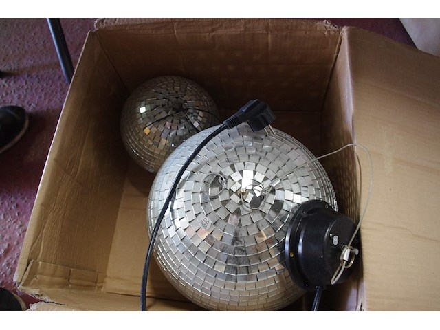 2 glitterballen - afbeelding 1 van  3
