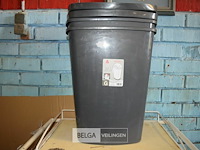 2 grijze vuilnisbakken 60l - afbeelding 1 van  2