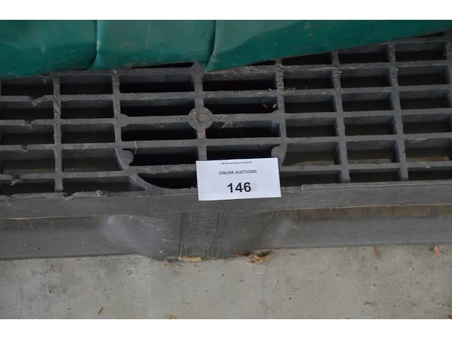 2 groene dekzeilen afm. ca. 10m x 4m - afbeelding 4 van  4