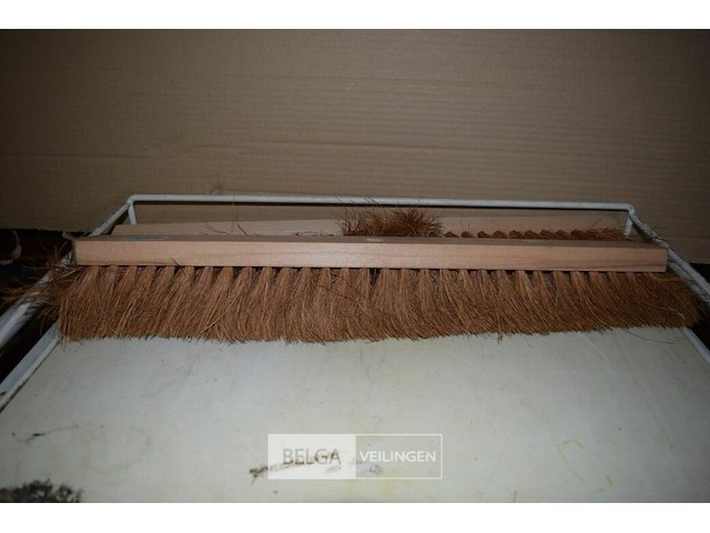 2 grote borstels zonder steel - afbeelding 1 van  2