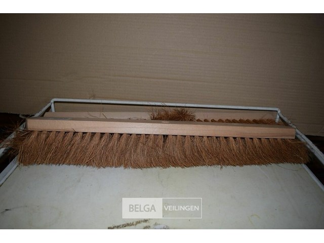 2 grote borstels zonder steel - afbeelding 1 van  2