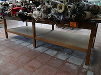2 grote houten werktafels