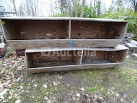 2 grote opslagbakken met meerdere multiplexen