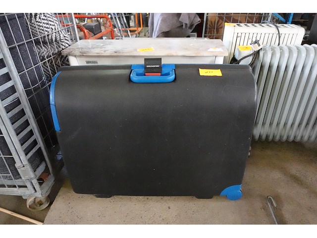 2 grote valiezen op wielen - afbeelding 1 van  2