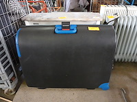 2 grote valiezen op wielen - afbeelding 1 van  2