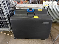 2 grote valiezen op wielen - afbeelding 2 van  2