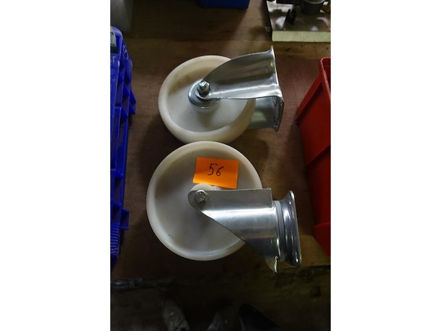 2 grote vaste wielen - afbeelding 1 van  1