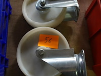 2 grote vaste wielen - afbeelding 1 van  1