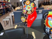 2 handbeschilderde papier-mache sculpturen deesse (1 papier-mache vertoont schade aan de voet) - afbeelding 2 van  7