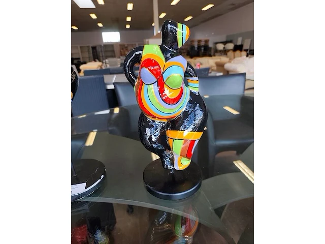 2 handbeschilderde papier-mache sculpturen deesse (1 papier-mache vertoont schade aan de voet) - afbeelding 5 van  7