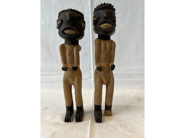 2 handgesneden beeldjes - afbeelding 1 van  4