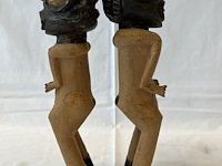 2 handgesneden beeldjes - afbeelding 2 van  4