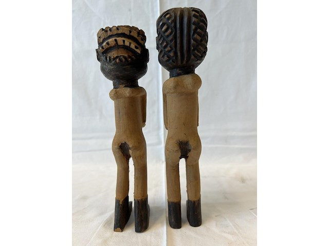 2 handgesneden beeldjes - afbeelding 3 van  4