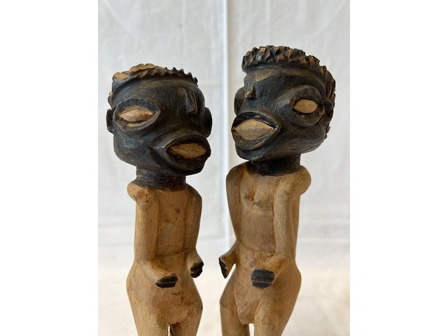 2 handgesneden beeldjes - afbeelding 4 van  4