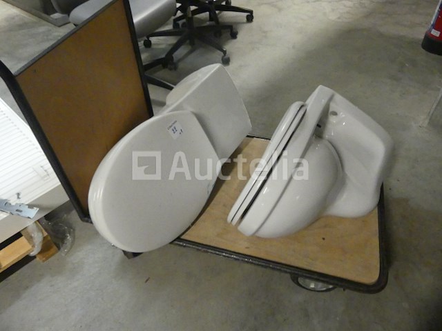 2 hangende toiletpotten - afbeelding 4 van  11