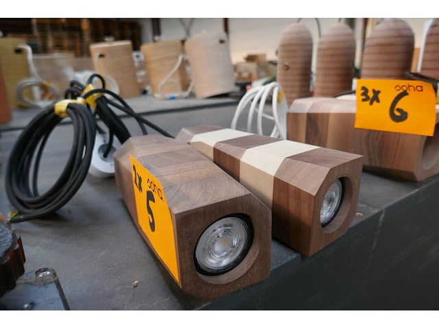 2 hanglampen gemengd hout dassein - afbeelding 1 van  3