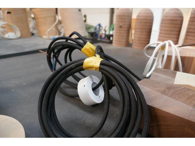 2 hanglampen gemengd hout dassein - afbeelding 2 van  3