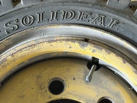 2 heftruckvelgen met band - afbeelding 4 van  7