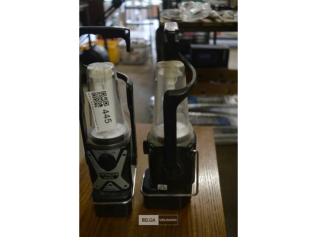 2 hitachi lampen - afbeelding 3 van  3