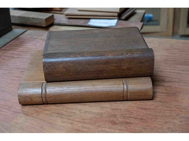 2 houten (boeken)opbergdozen - afbeelding 1 van  3