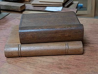 2 houten (boeken)opbergdozen - afbeelding 1 van  3