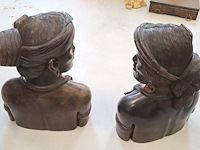 2 houten bustes - afbeelding 3 van  3