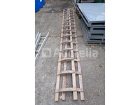 2 houten dakladders - afbeelding 1 van  6