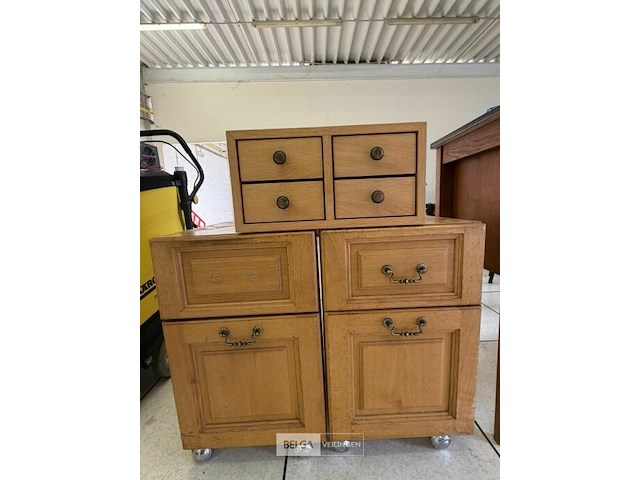 2 houten kastjes + ladekastjes - afbeelding 1 van  3