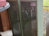 2 houten kastjes met spiegels - afbeelding 1 van  3