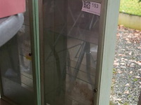 2 houten kastjes met spiegels - afbeelding 2 van  3