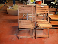 2 houten plooistoelen, tv meubel met 2 laden - afbeelding 2 van  7