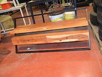 2 houten plooistoelen, tv meubel met 2 laden - afbeelding 4 van  7