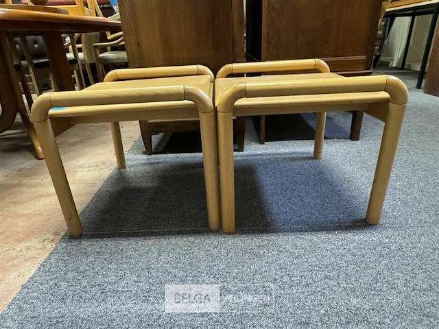 2 houten salontafels/nachtkastjes - afbeelding 1 van  4