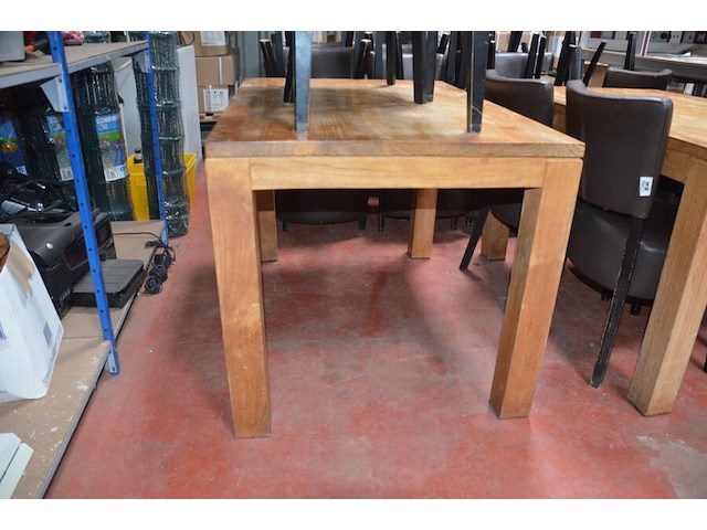 2 houten tafels afm. 120x80x75cm, 22 stoelen bruin leder mar meubelen (7,29) - afbeelding 4 van  8