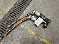 2 hydraulische scharen holmatro, minicutter hts, bouwjaar 2011, maximale druk 72 mpa, maximale capaciteit 78.5 kn. werking niet gekend.