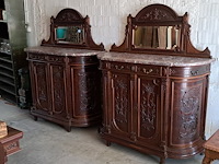 2 identieke dressoirs uit 1910