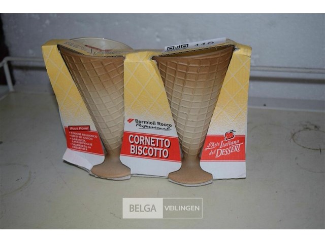 2 ijskopjes in hoornvorm - afbeelding 1 van  3